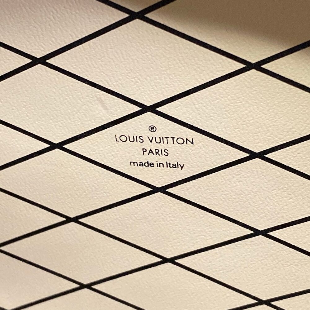 Louis Vuitton Petite Boite Chapeau Epi Handbag - Picture 9 of 15